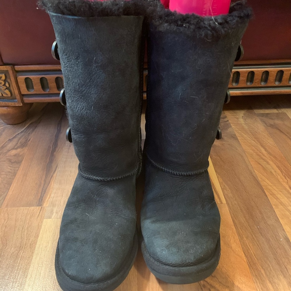 Ugg Bailey Button Black - image 3